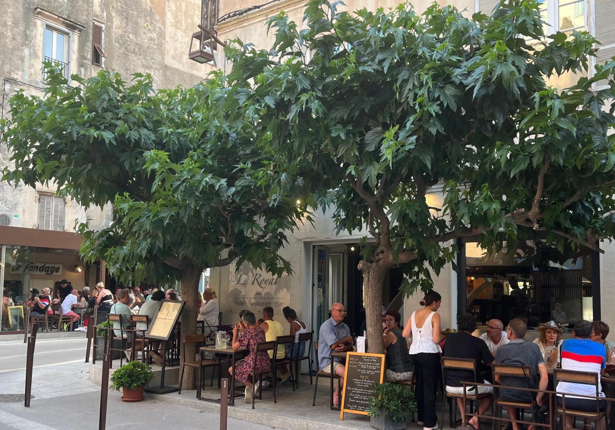 Le Royal Hotel Restaurant Бонифачо Екстериор снимка